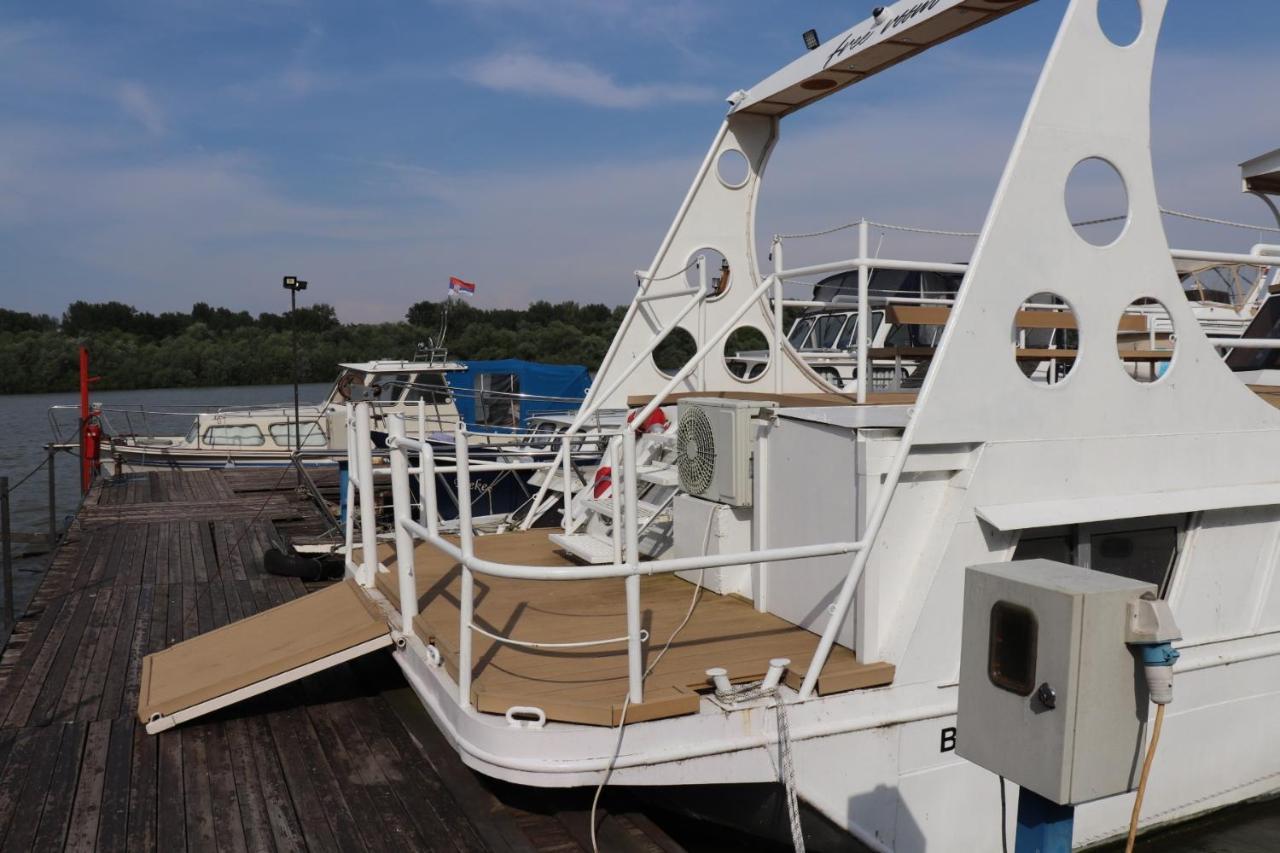Botel Free Boat Belgrade